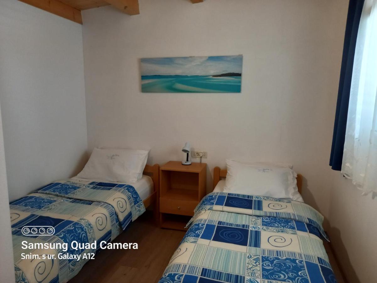 Apartmani Rukonic Aleksandar Nerezine Exterior foto