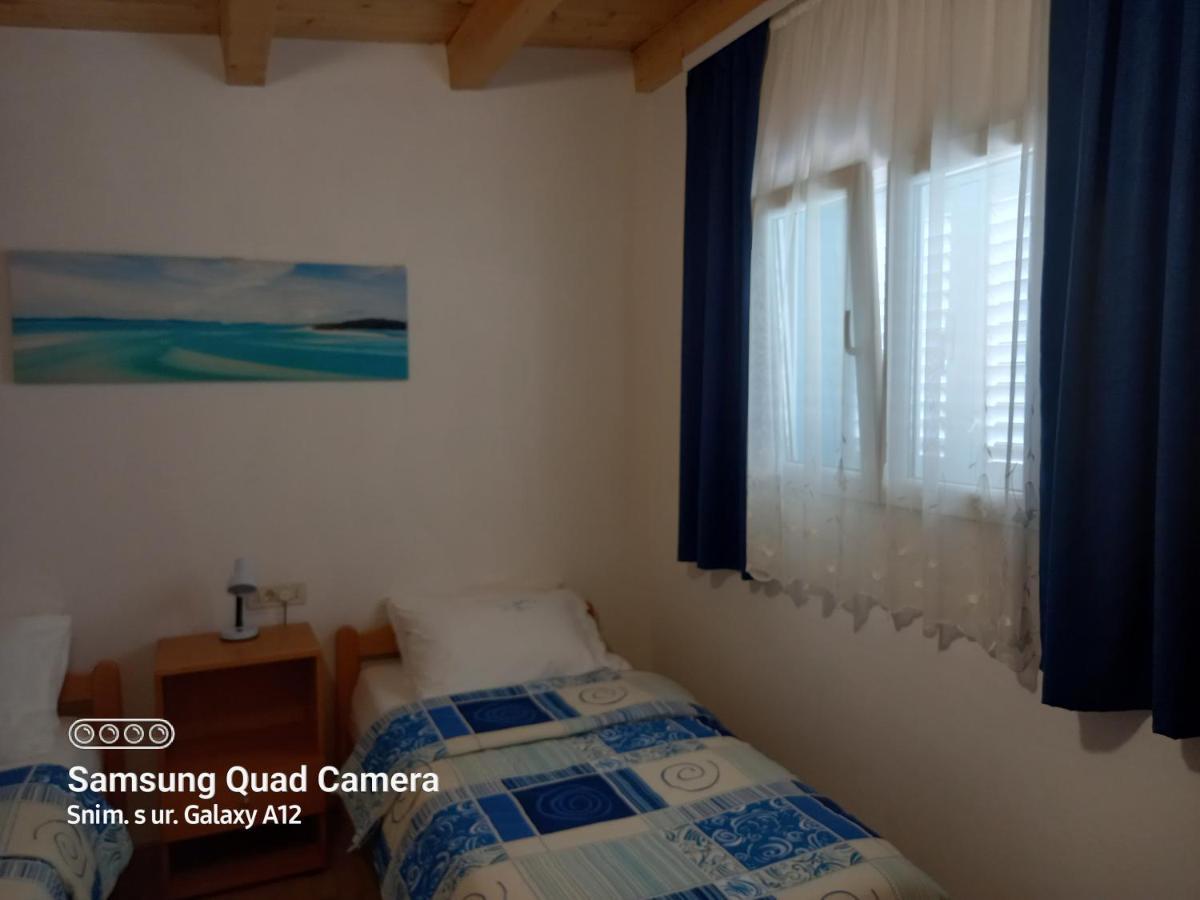 Apartmani Rukonic Aleksandar Nerezine Exterior foto