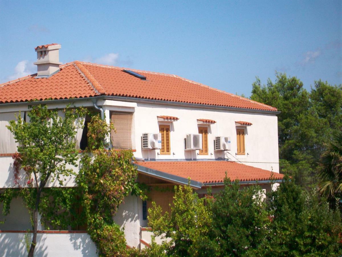 Apartmani Rukonic Aleksandar Nerezine Exterior foto