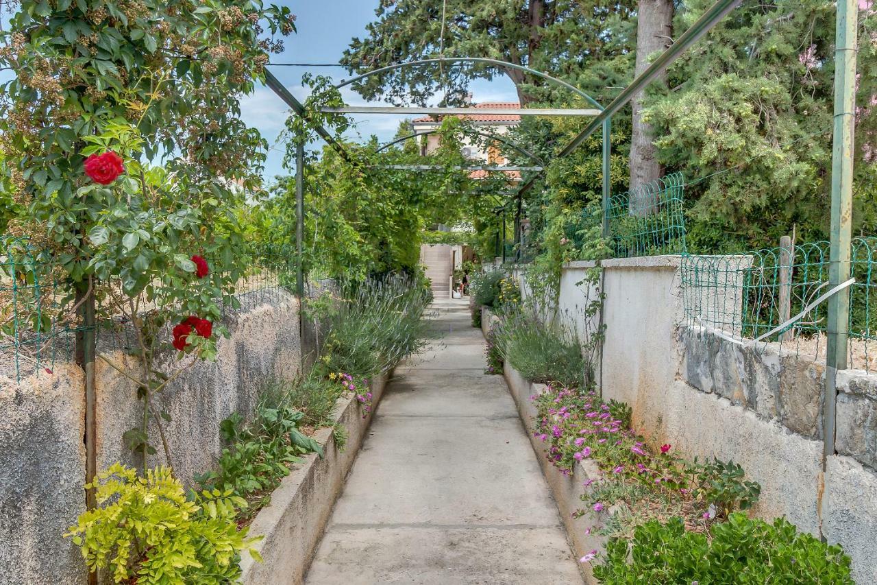 Apartmani Rukonic Aleksandar Nerezine Exterior foto