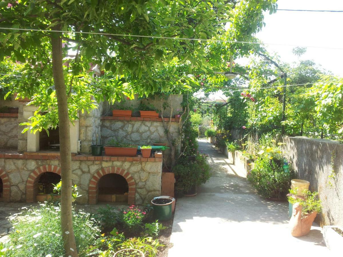 Apartmani Rukonic Aleksandar Nerezine Exterior foto