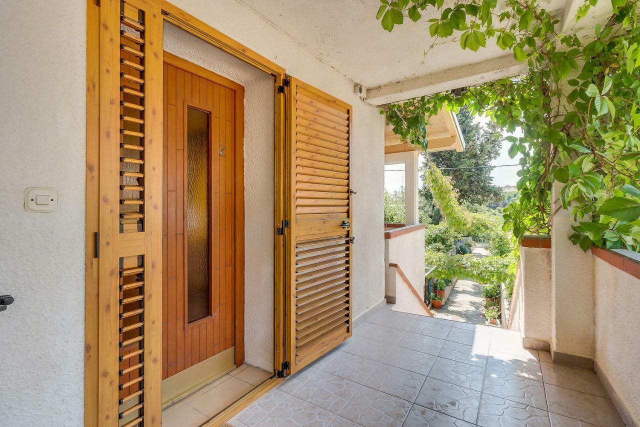 Apartmani Rukonic Aleksandar Nerezine Exterior foto