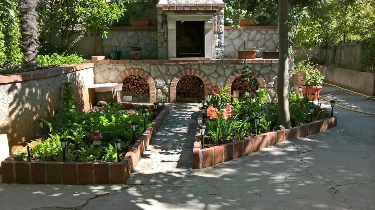 Apartmani Rukonic Aleksandar Nerezine Exterior foto